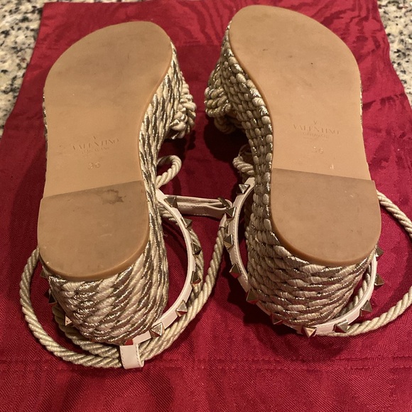 22:06 Valentino Woven Fabric Rockstud Torchon Platform Sandals - Picture 14 of 16
